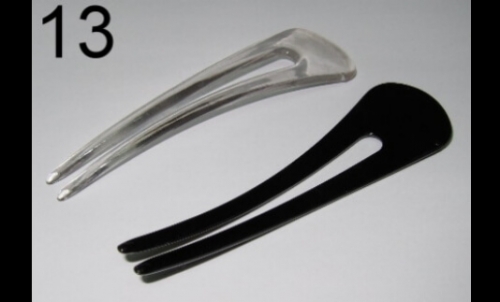 13 Colorless / Black U-shape plastics grip (around 3.5cm x 12cm)