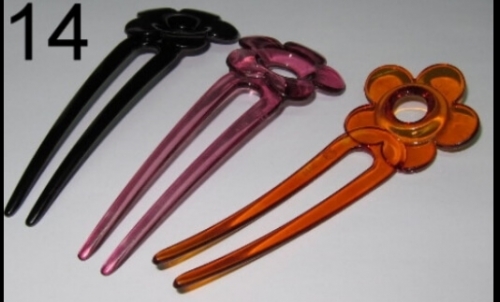 14 Black / Pink / Orange flower-shape plastics grip (around 4.5cm x 12.5cm)